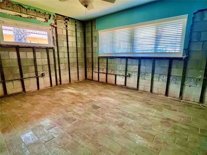 Image No.13-2 Bed Property for sale