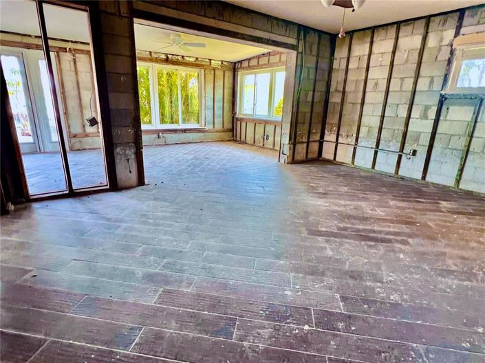 Image No.15-2 Bed Property for sale