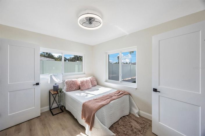 Image No.17-3 Bed Property for sale