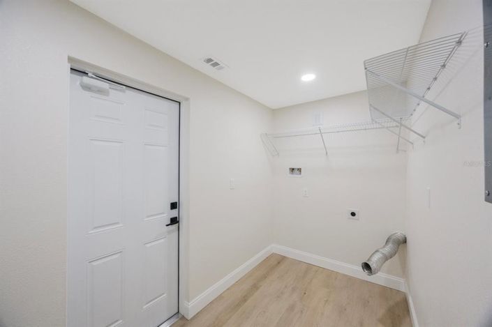 Image No.30-3 Bed Property for sale