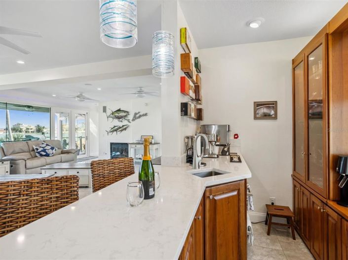 Image No.11-4 Bed Property for sale