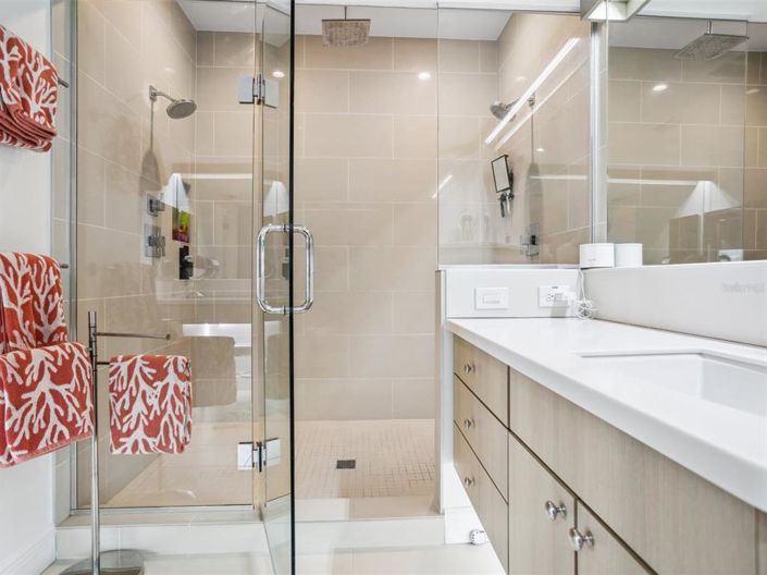 Image No.32-4 Bed Property for sale