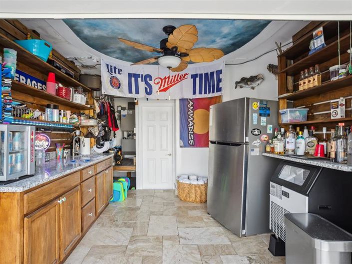 Image No.65-4 Bed Property for sale