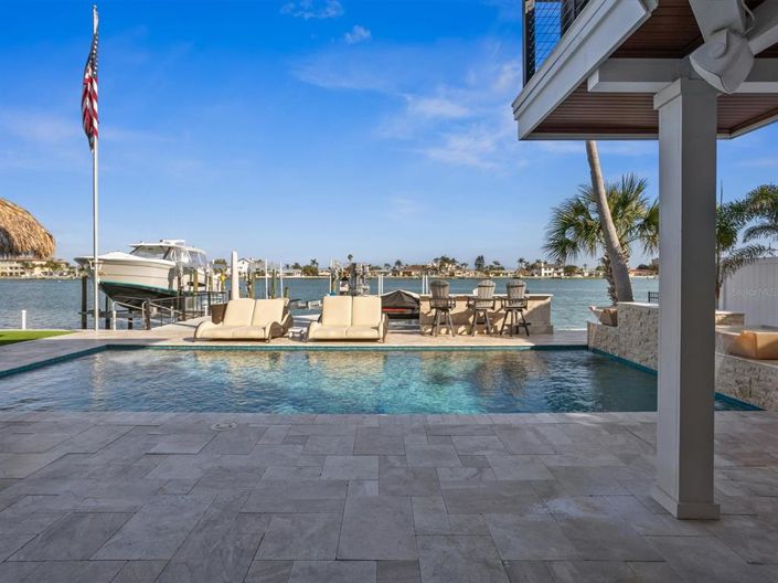 Image No.66-4 Bed Property for sale