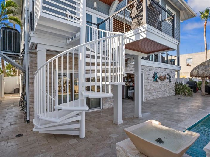 Image No.77-4 Bed Property for sale