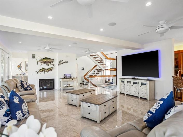 Image No.9-4 Bed Property for sale