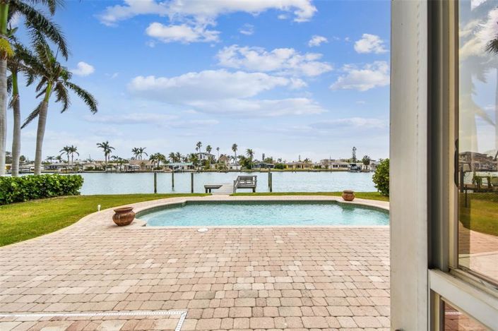 Image No.16-3 Bed Property for sale