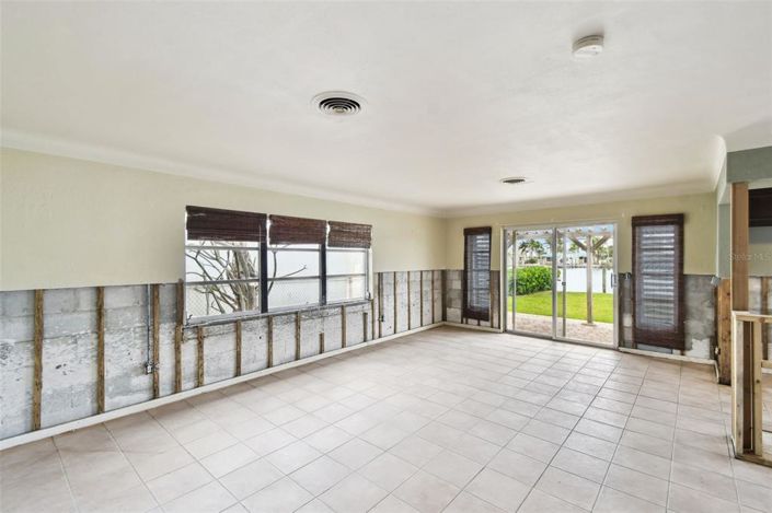 Image No.40-3 Bed Property for sale