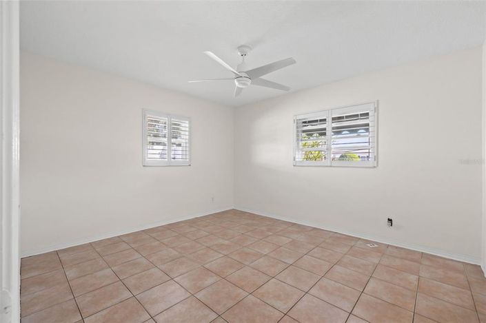 Image No.19-3 Bed Property for sale