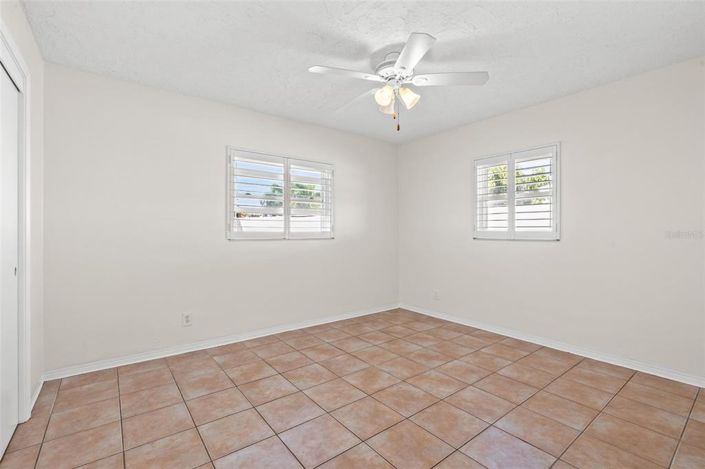 Image No.20-3 Bed Property for sale