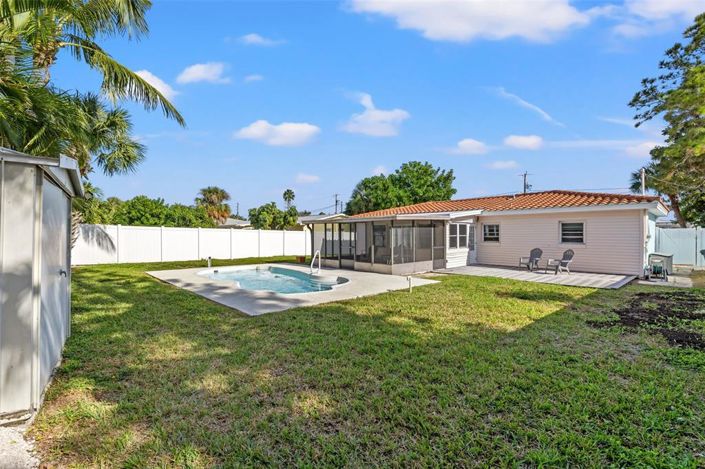 Image No.23-3 Bed Property for sale