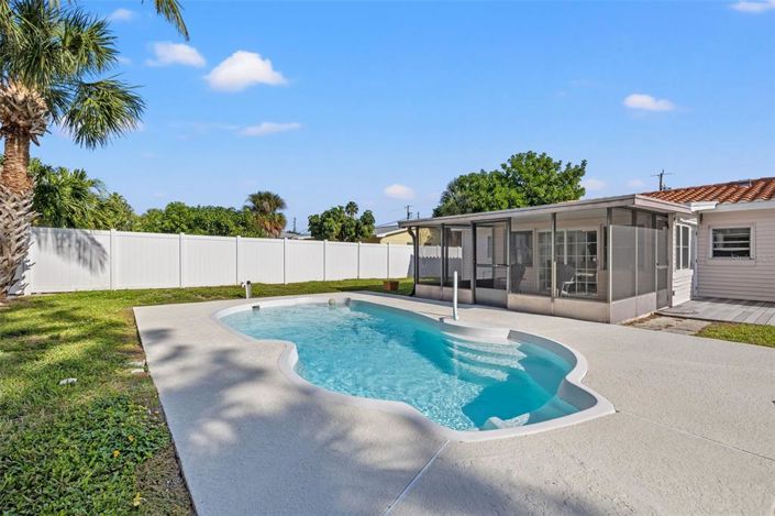 Image No.24-3 Bed Property for sale