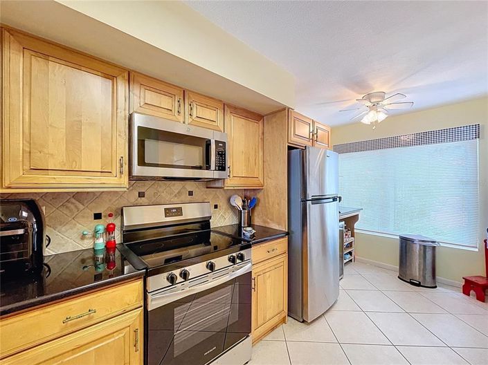 Image No.20-3 Bed Townhouse for sale