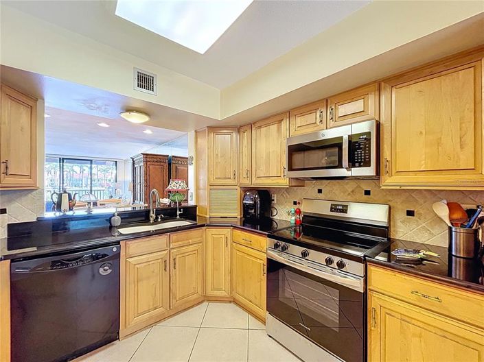 Image No.23-3 Bed Townhouse for sale