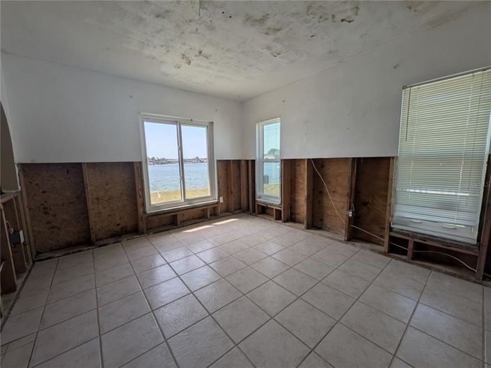 Image No.29-5 Bed Property for sale