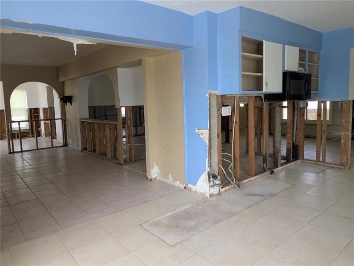 Image No.32-5 Bed Property for sale