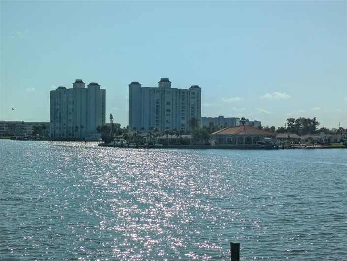 Image No.5-Propriété de 5 chambres à vendre à St. Pete Beach