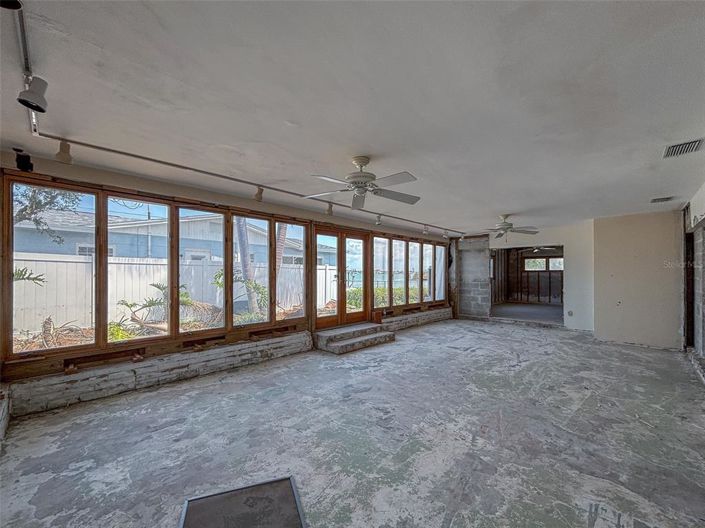 Image No.11-3 Bed Property for sale