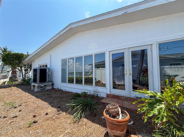 Image No.12-3 Bed Property for sale