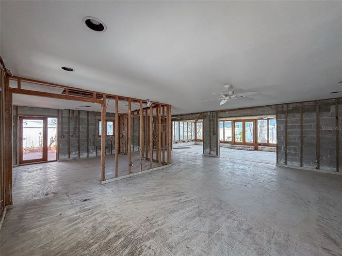 Image No.9-3 Bed Property for sale