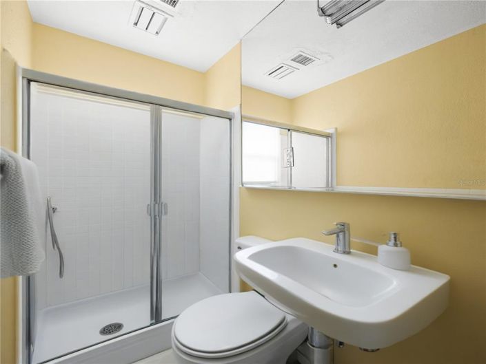 Image No.27-3 Bed Property for sale