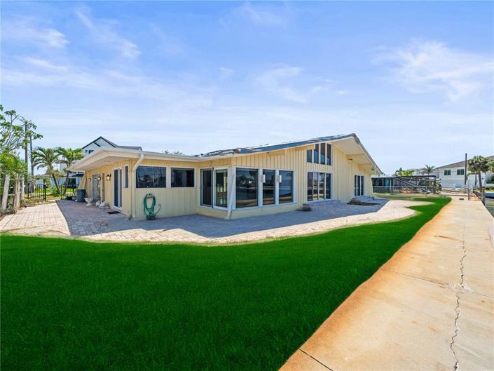 Image No.31-3 Bed Property for sale