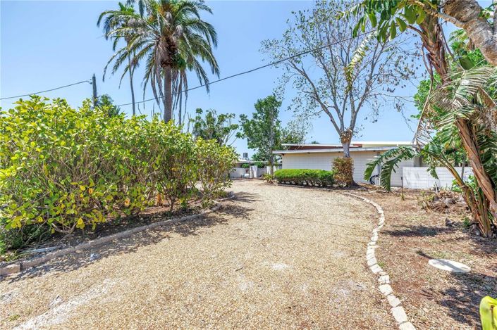 Image No.10-4 Bed Property for sale