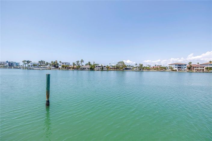 Image No.24-4 Bed Property for sale