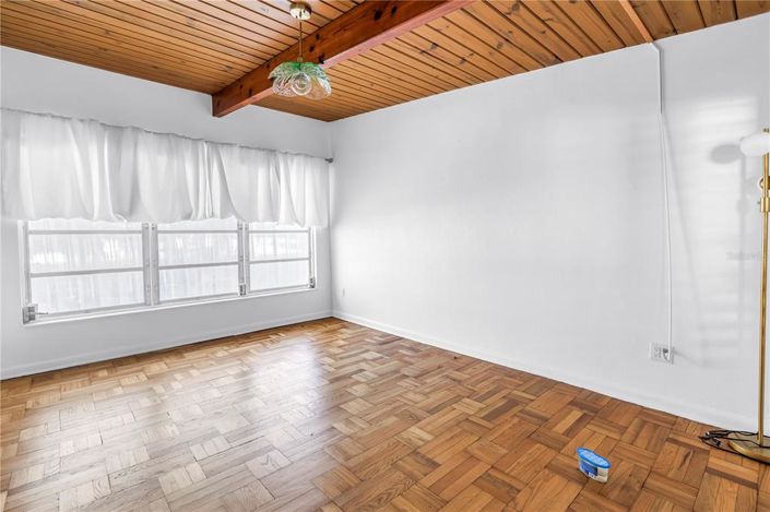 Image No.38-4 Bed Property for sale