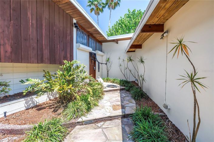 Image No.8-4 Bed Property for sale