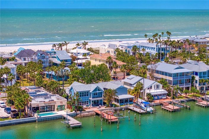 Image No.62-4 Bed Property for sale