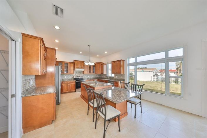 Image No.14-3 Bed Property for sale