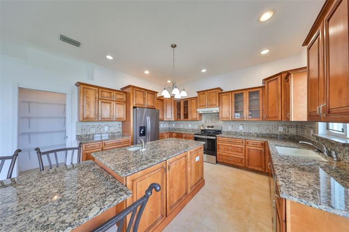 Image No.17-3 Bed Property for sale