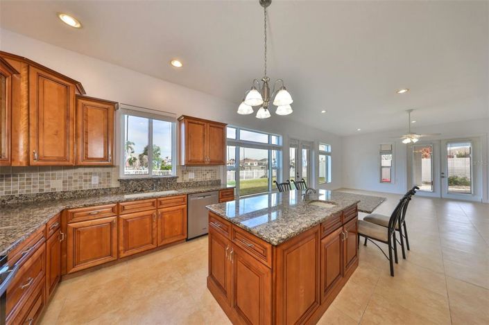 Image No.19-3 Bed Property for sale