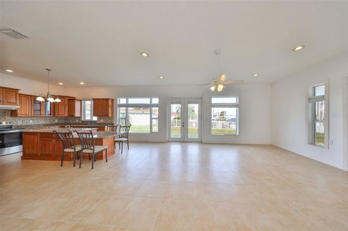 Image No.24-3 Bed Property for sale