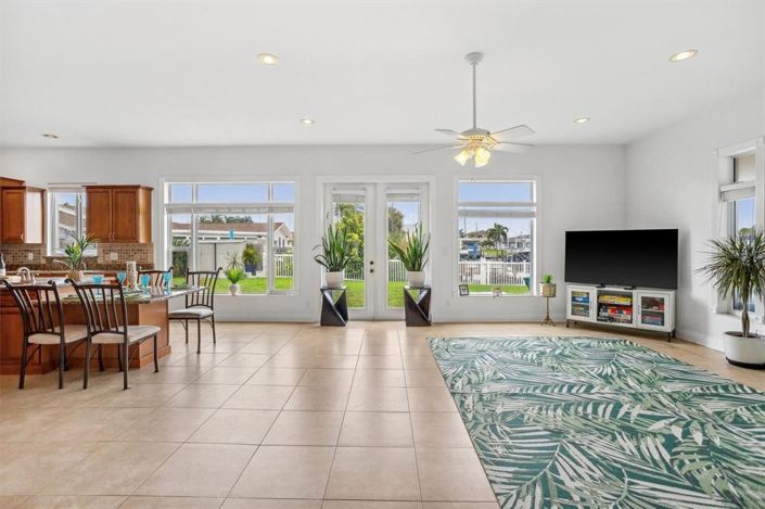 Image No.25-3 Bed Property for sale