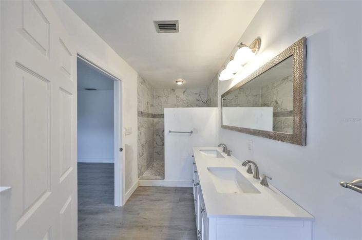 Image No.38-3 Bed Property for sale