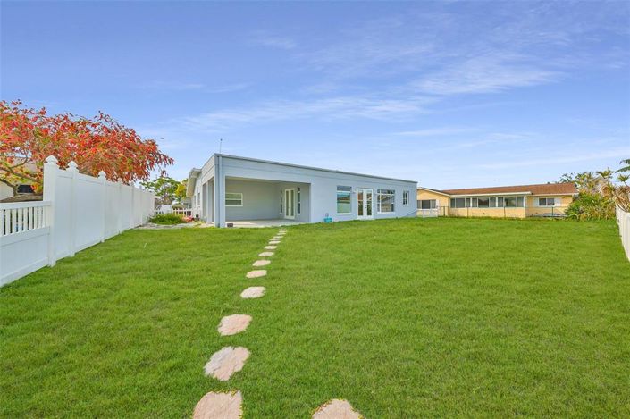 Image No.44-3 Bed Property for sale