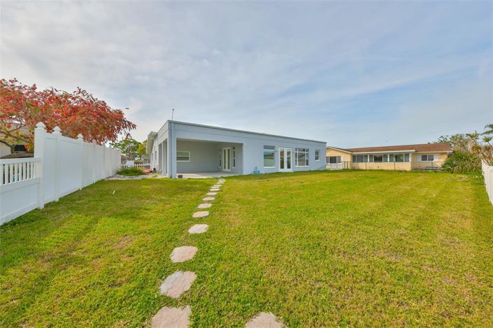 Image No.53-3 Bed Property for sale