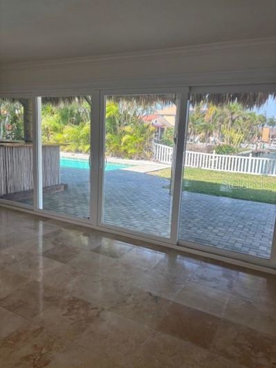 Image No.14-Propriété de 4 chambres à vendre à Treasure Island