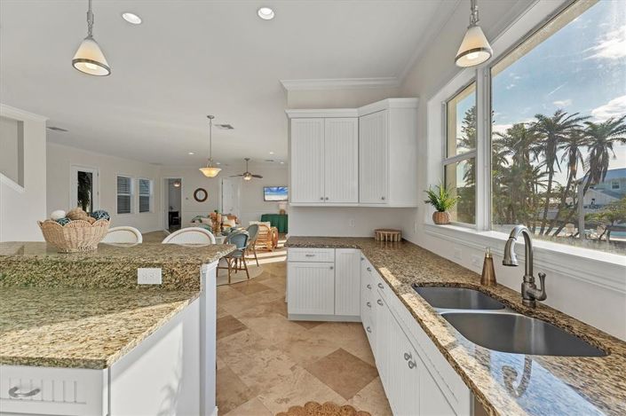 Image No.11-4 Bed Property for sale