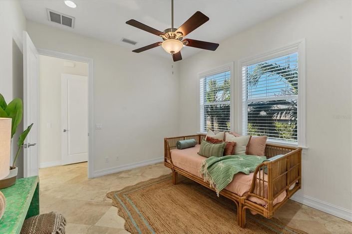 Image No.19-4 Bed Property for sale