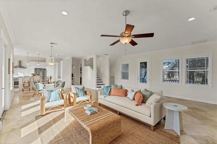 Image No.2-4 Bed Property for sale