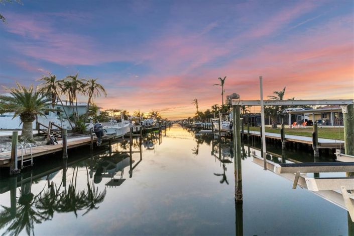 Image No.53-4 Bed Property for sale