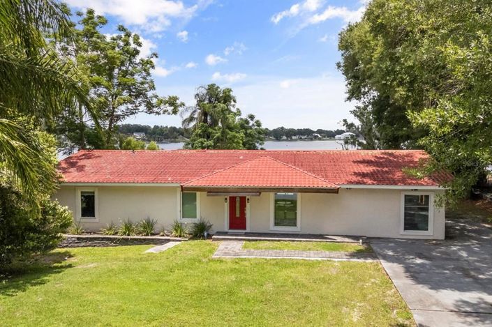 Image No.1-5 Bed Property for sale