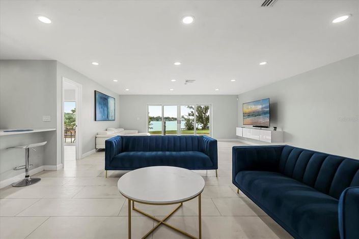 Image No.4-5 Bed Property for sale