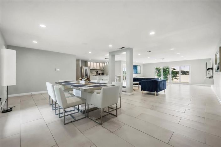 Image No.7-5 Bed Property for sale