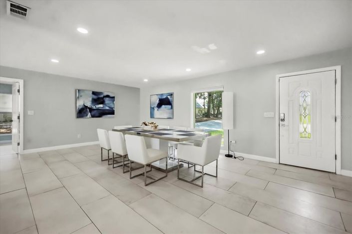 Image No.8-5 Bed Property for sale