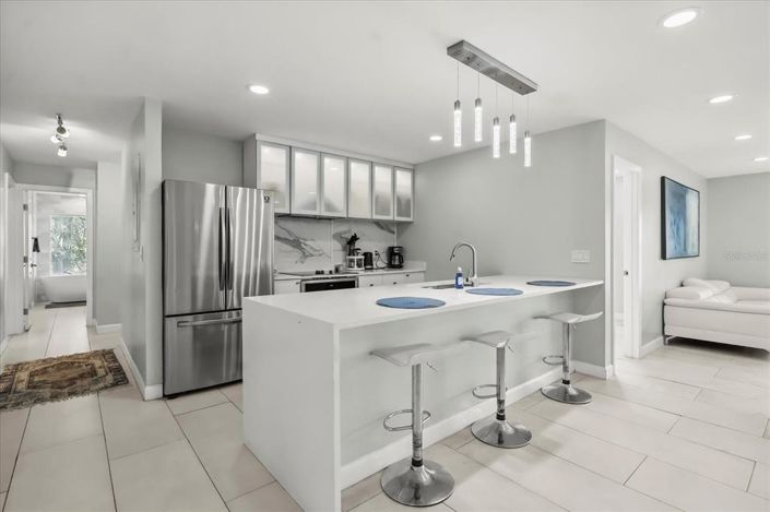 Image No.9-5 Bed Property for sale