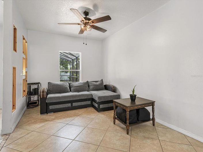 Image No.10-5 Bed Property for sale